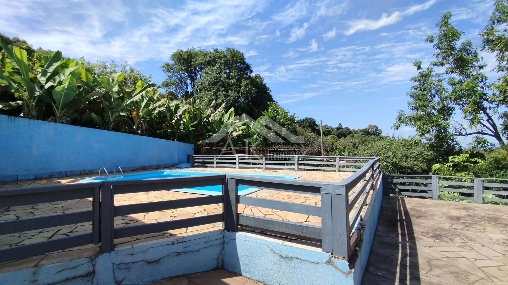 Imagens do imóveis Casa arborizada com vista panorâmica à venda em Dois Irmãos, RS