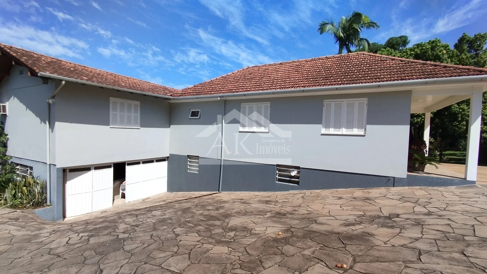Imagens do imóveis Casa arborizada com vista panorâmica à venda em Dois Irmãos, RS