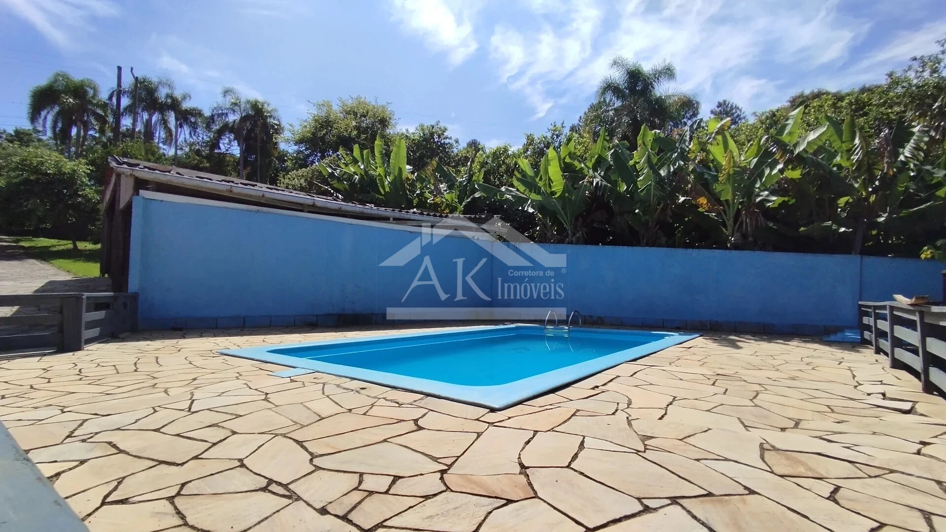 Imagens do imóveis Casa arborizada com vista panorâmica à venda em Dois Irmãos, RS