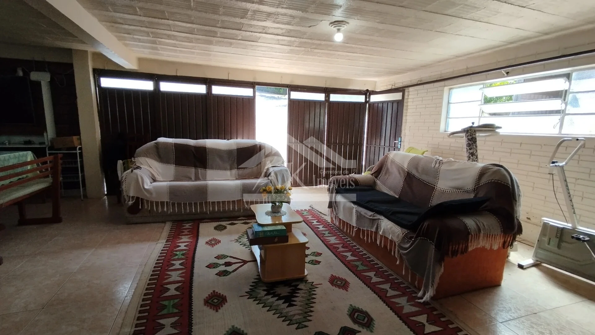 Imagens do imóveis Casa arborizada com vista panorâmica à venda em Dois Irmãos, RS