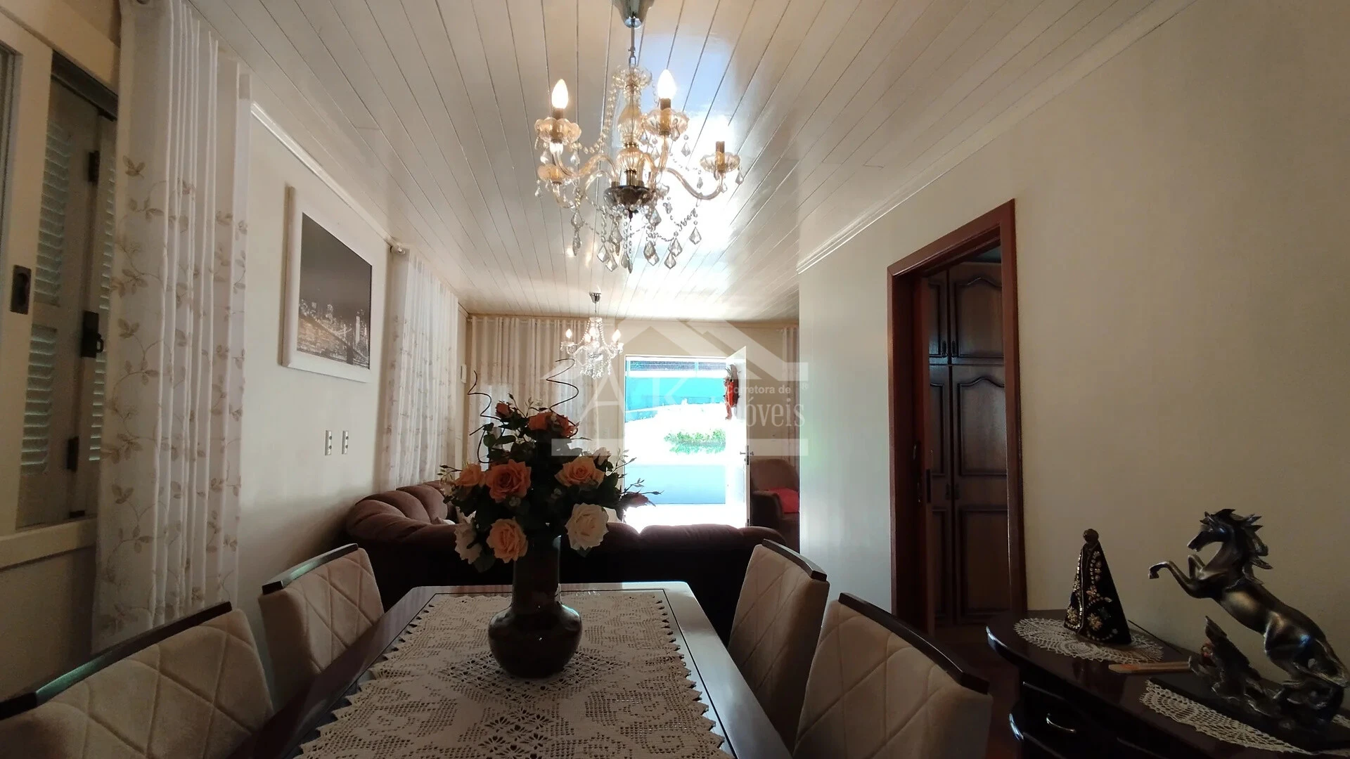 Imagens do imóveis Casa arborizada com vista panorâmica à venda em Dois Irmãos, RS