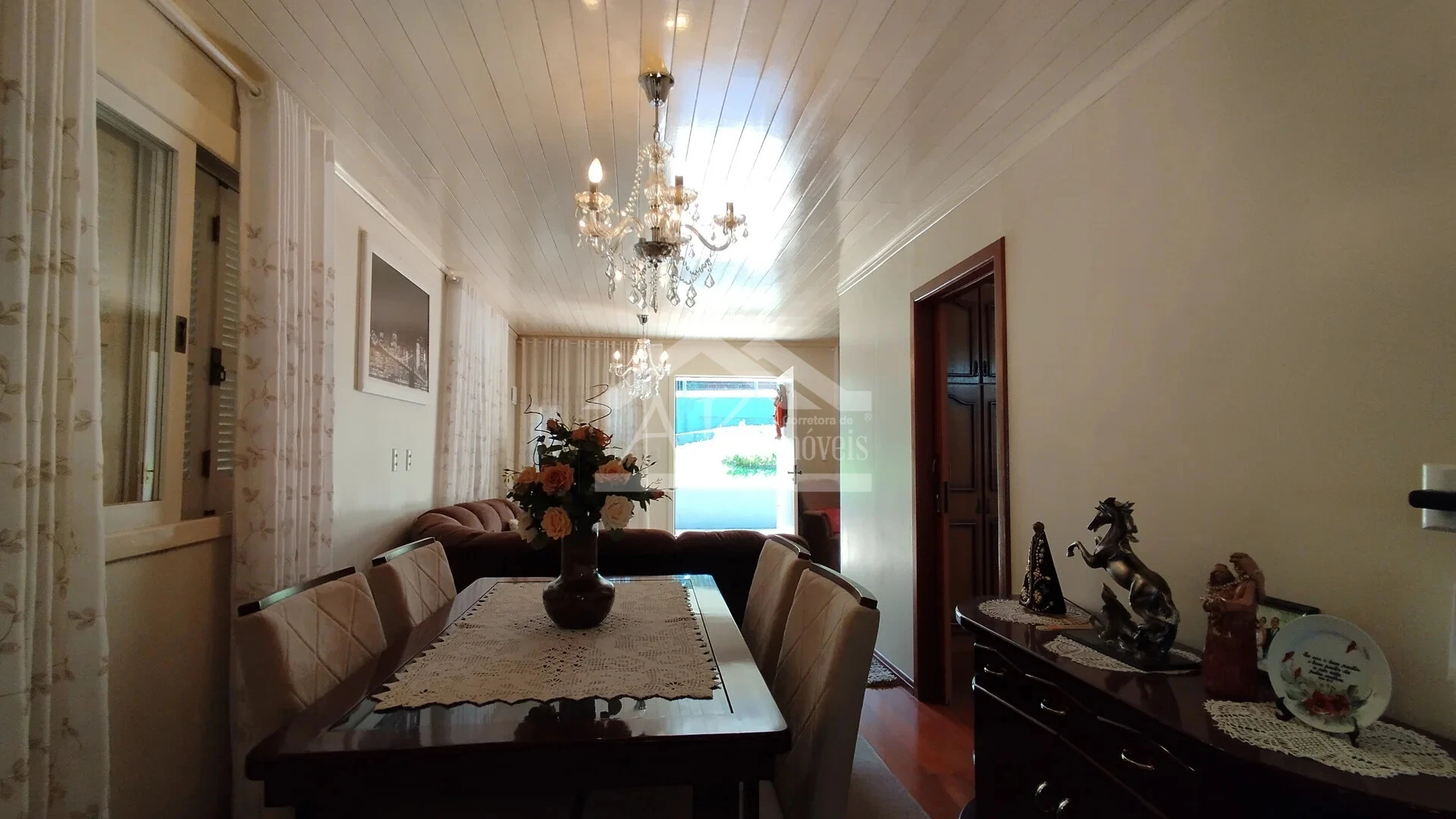 Imagens do imóveis Casa arborizada com vista panorâmica à venda em Dois Irmãos, RS