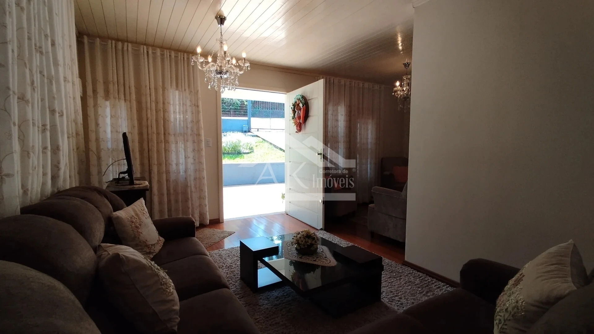 Imagens do imóveis Casa arborizada com vista panorâmica à venda em Dois Irmãos, RS
