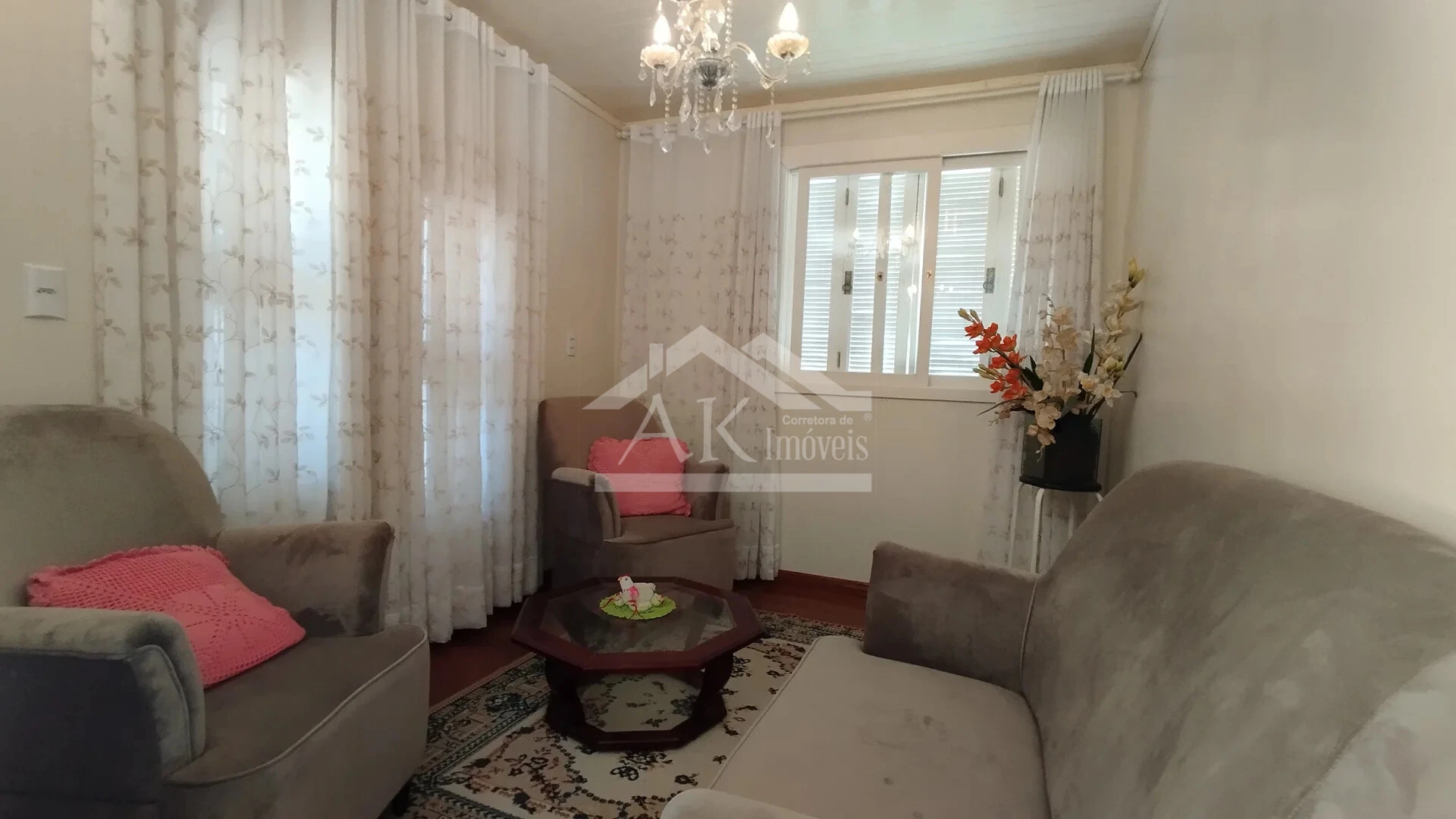 Imagens do imóveis Casa arborizada com vista panorâmica à venda em Dois Irmãos, RS