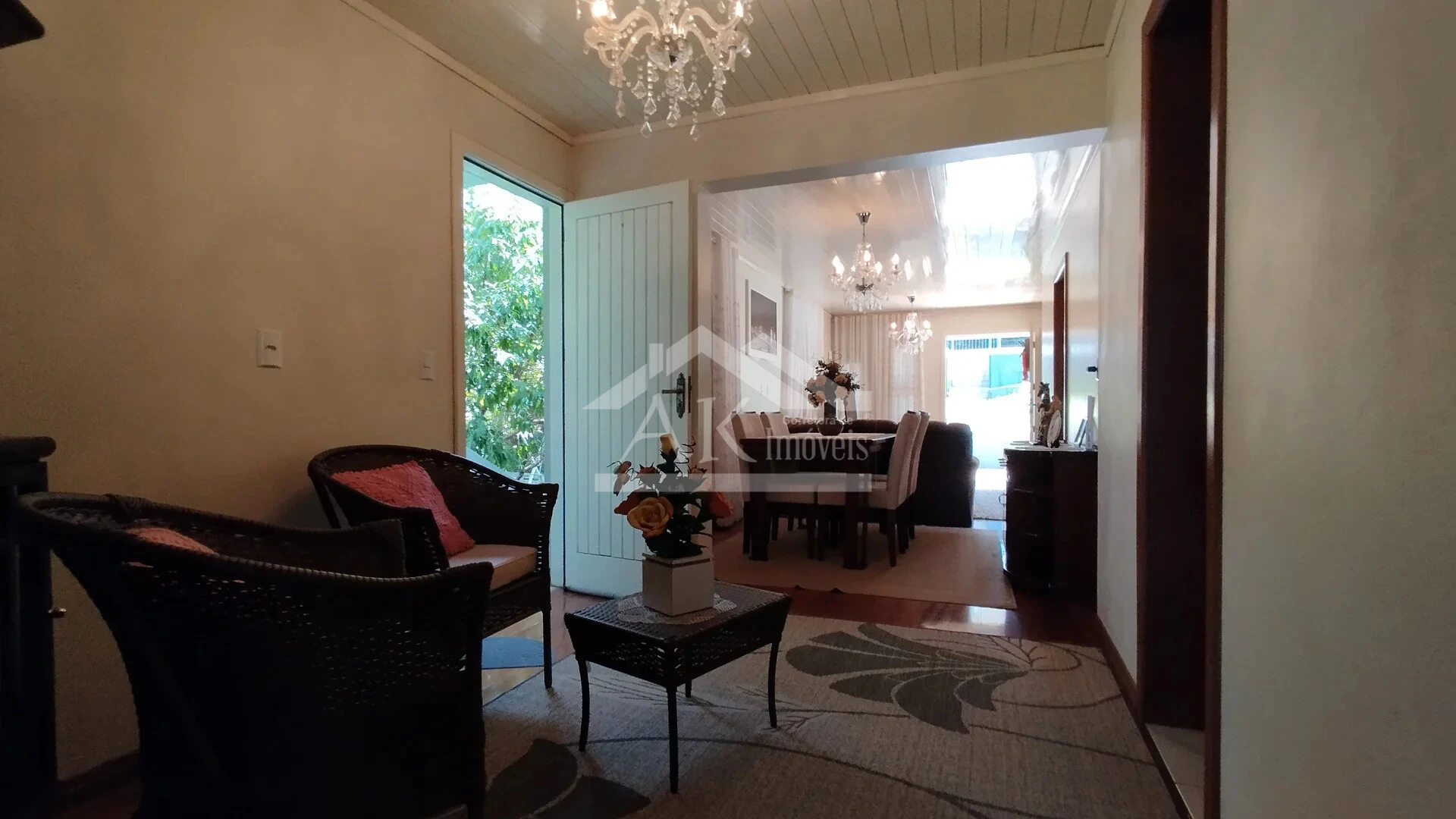 Imagens do imóveis Casa arborizada com vista panorâmica à venda em Dois Irmãos, RS