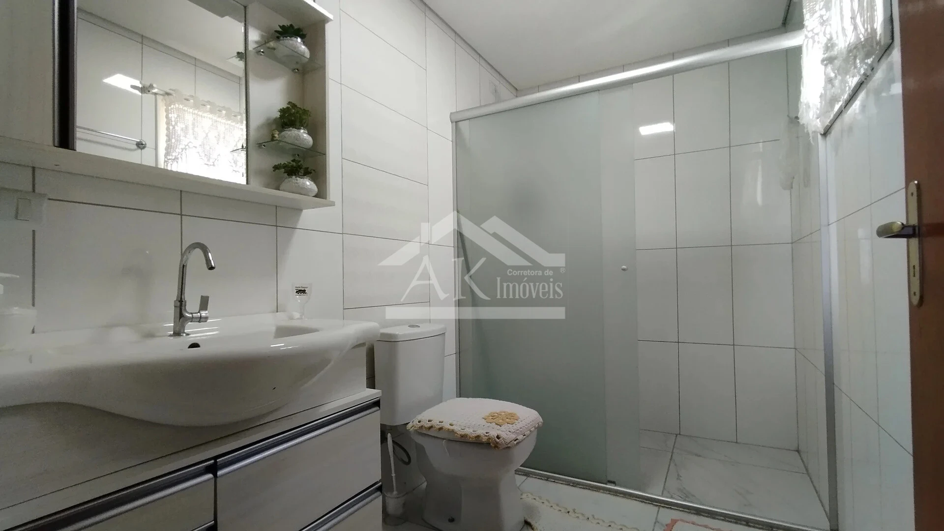 Imagens do imóveis Casa arborizada com vista panorâmica à venda em Dois Irmãos, RS