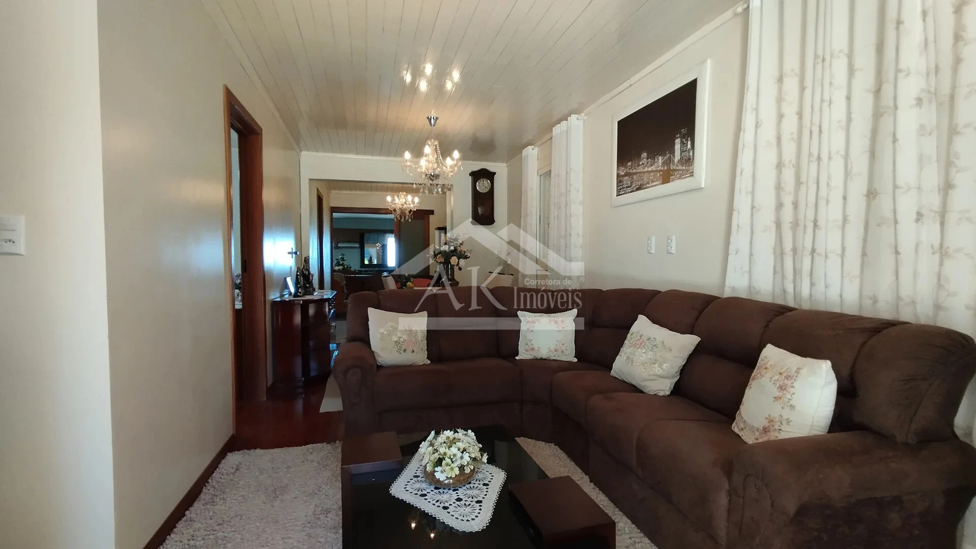 Imagens do imóveis Casa arborizada com vista panorâmica à venda em Dois Irmãos, RS
