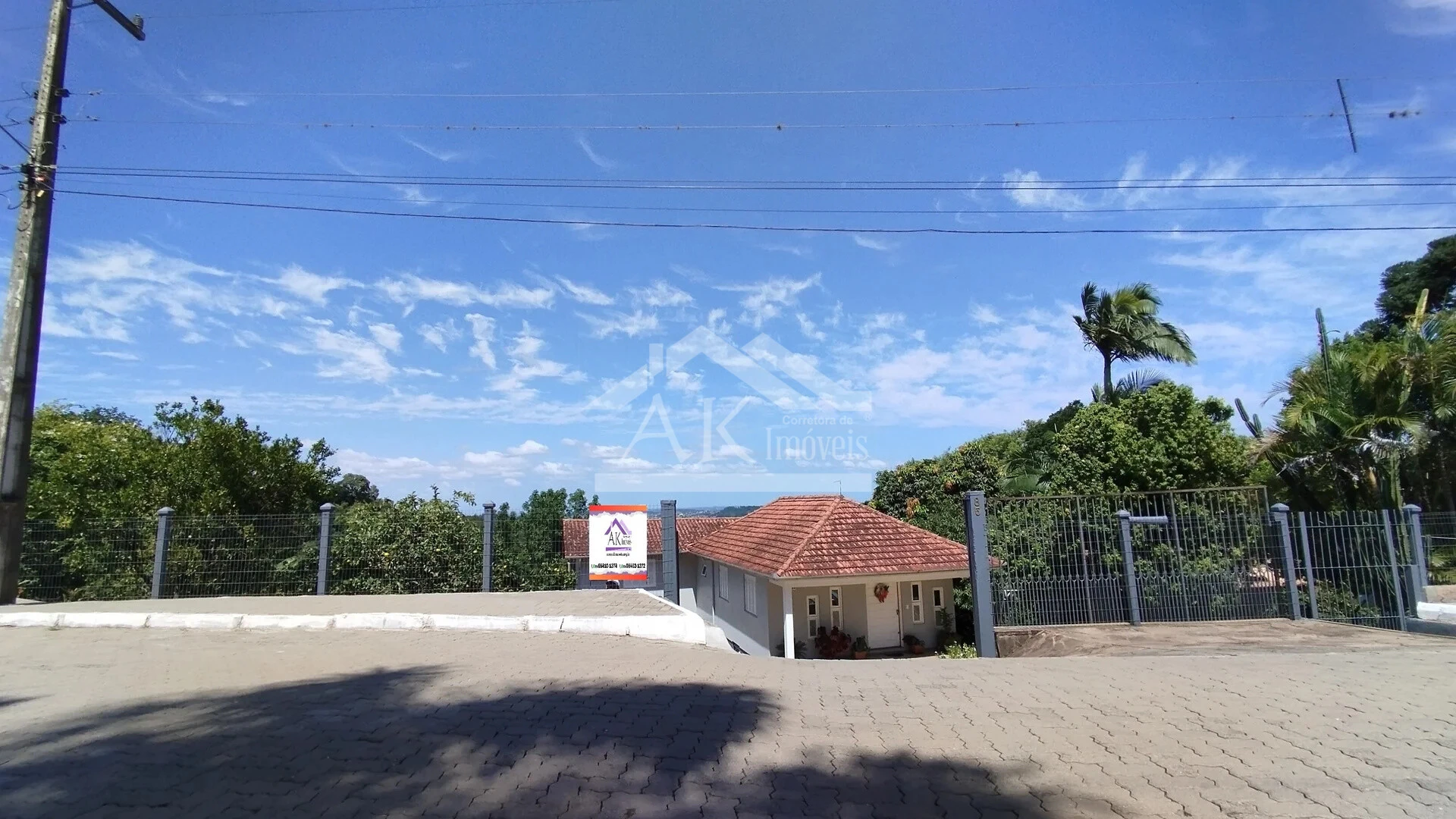 Imagens do imóveis Casa arborizada com vista panorâmica à venda em Dois Irmãos, RS