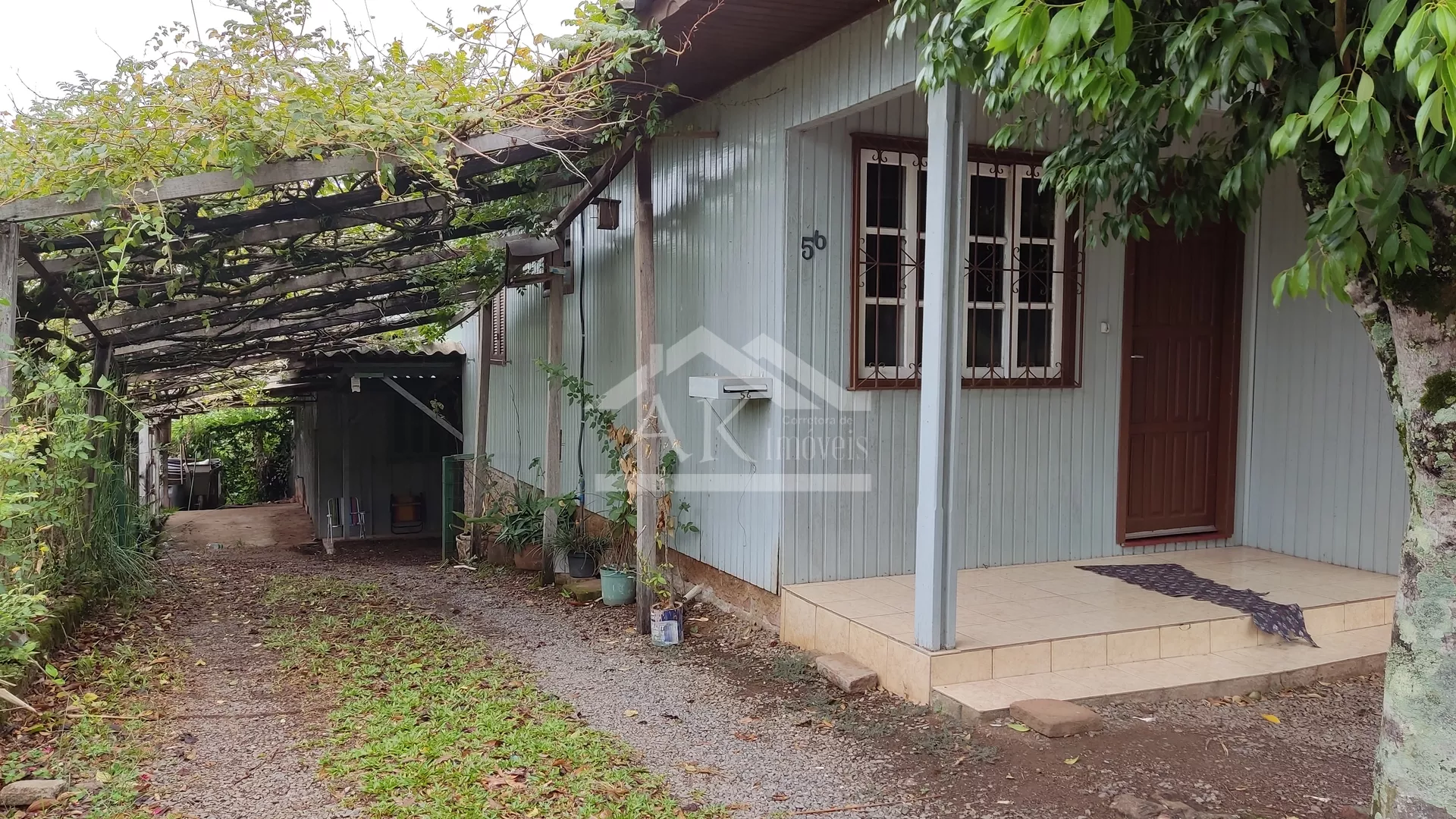 Duas casas edificadas no mesmo terreno, à venda em Picada Café na Serra Gaúcha