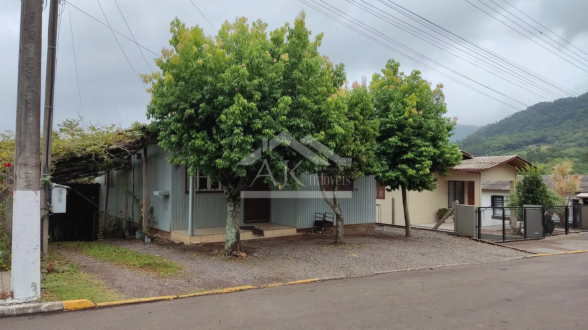 Duas casas edificadas no mesmo terreno, à venda em Picada Café na Serra Gaúcha