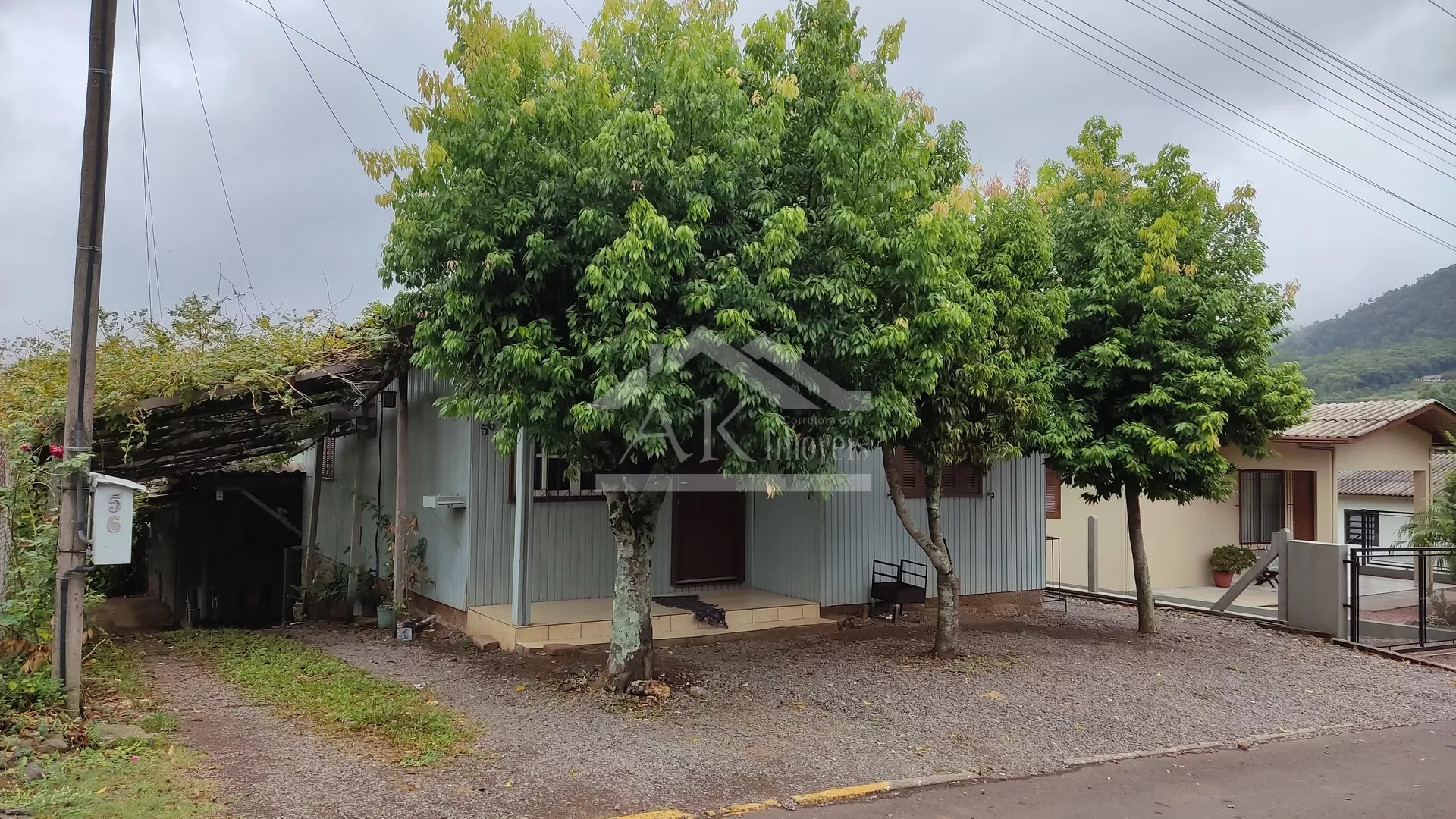 Duas casas edificadas no mesmo terreno, à venda em Picada Café na Serra Gaúcha