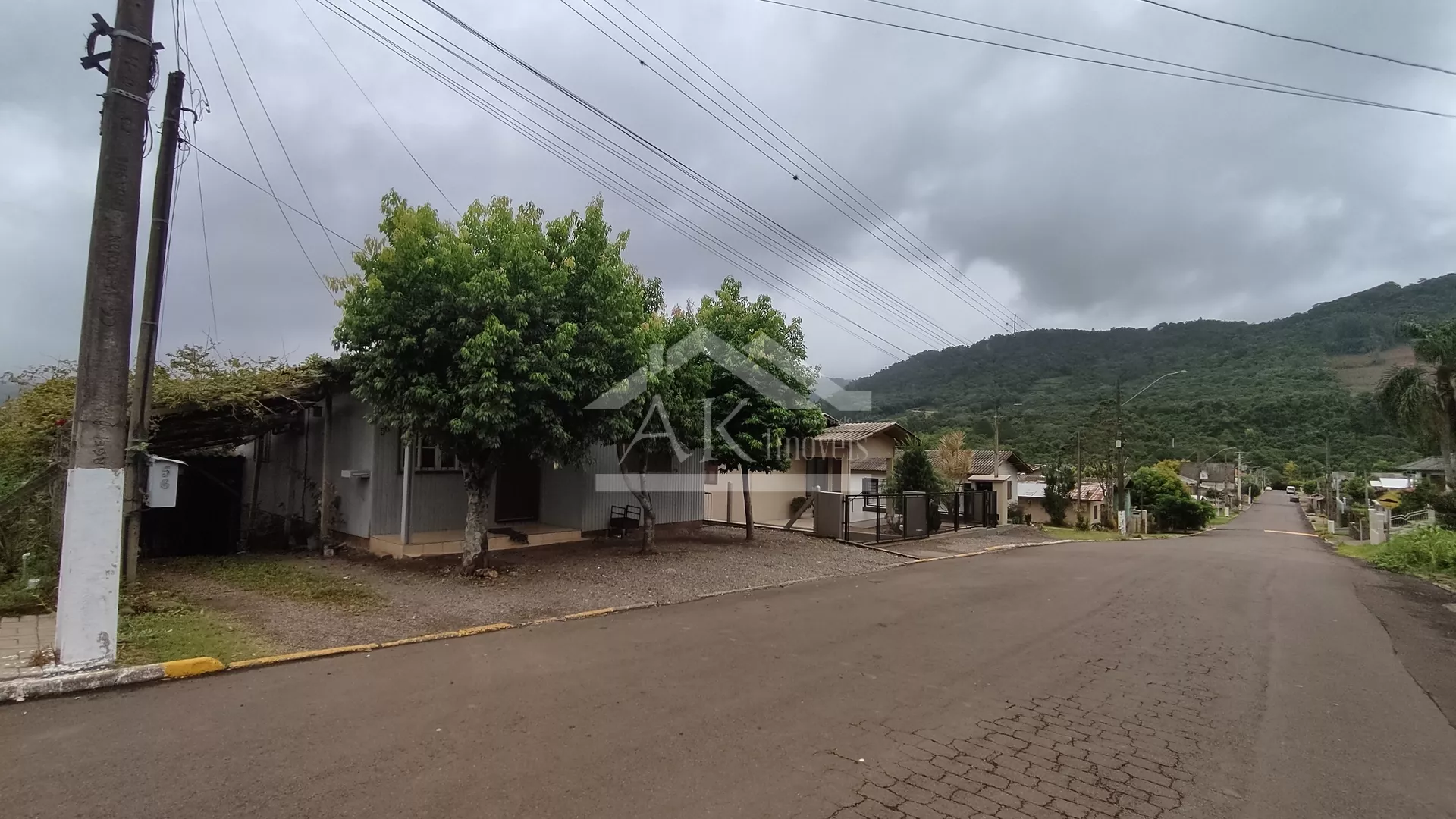 Duas casas edificadas no mesmo terreno, à venda em Picada Café na Serra Gaúcha