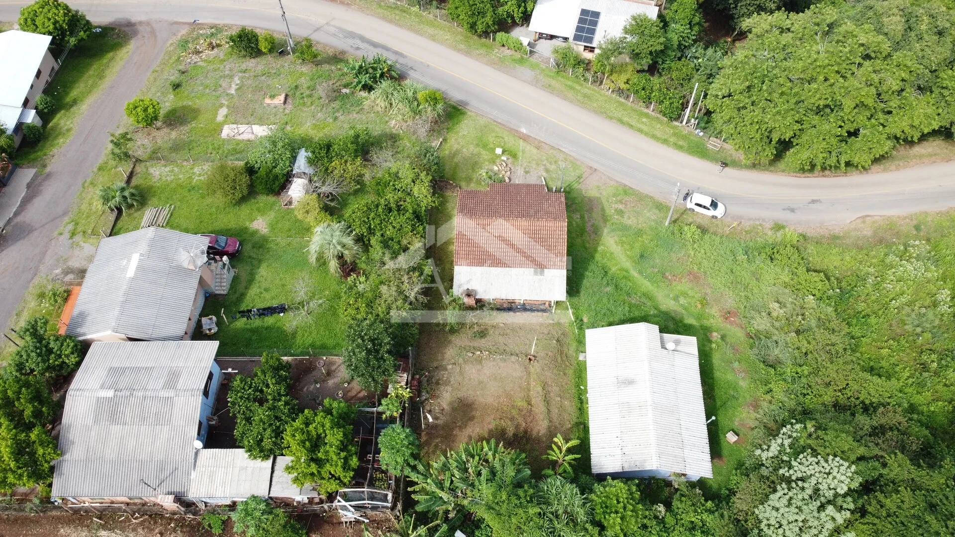 Casa com amplo terreno à venda no bairro Esperança em Picada Café na Serra Gaúcha