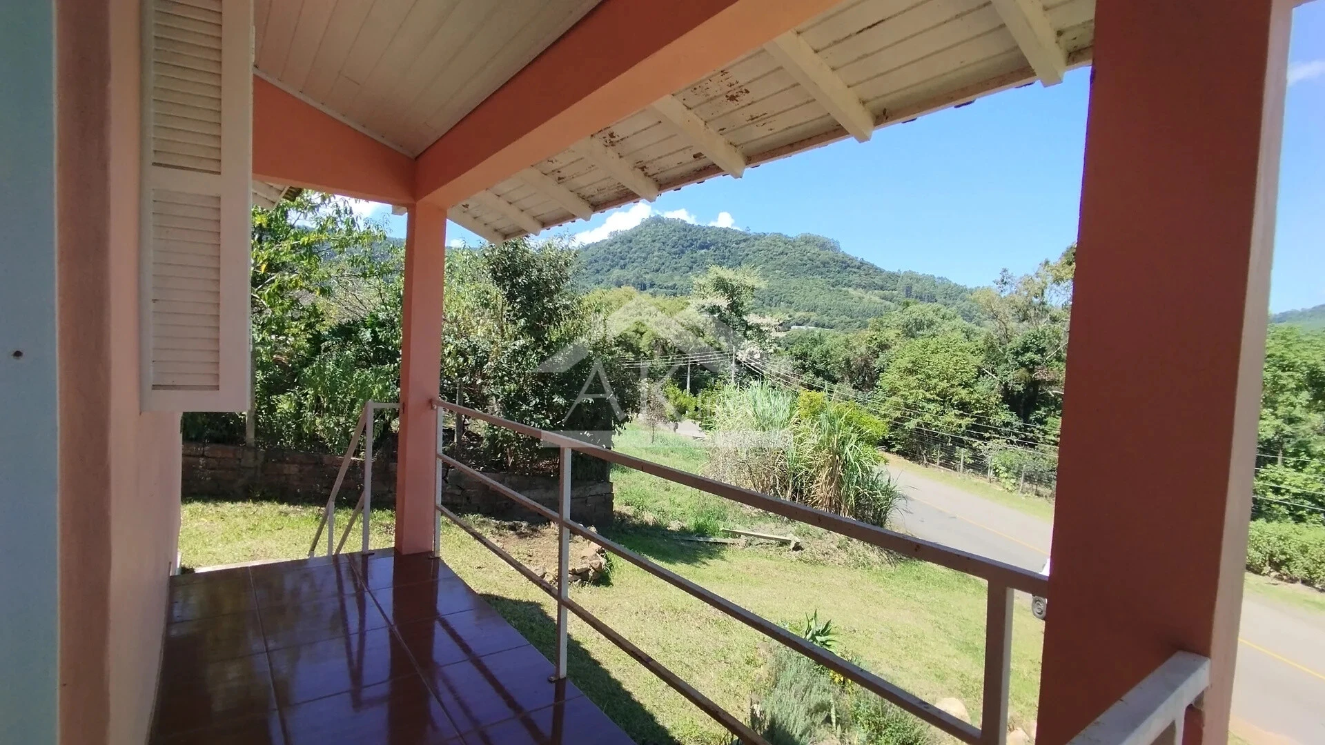 Casa com amplo terreno para locação no bairro Esperança em Picada Café na Serra Gaúcha