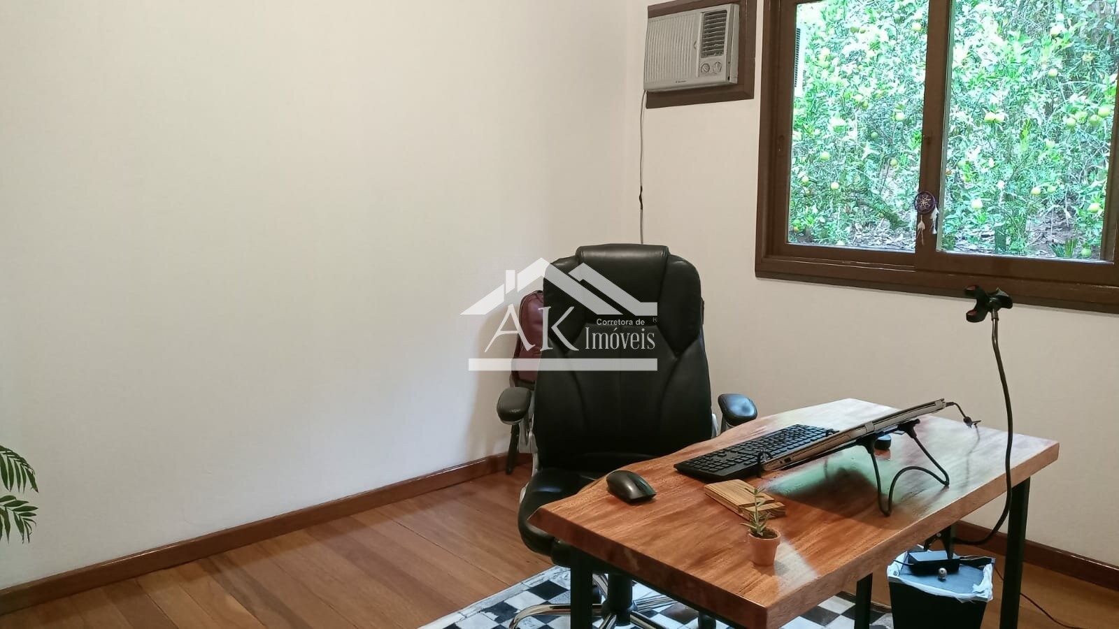 Duas casas em amplo terreno à venda em Picada Café, na Serra Gaúcha.