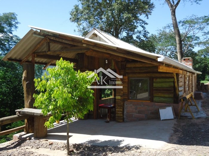 Prédio comercial à venda às margens da BR 116 em Picada Café, na Serra Gaúcha
