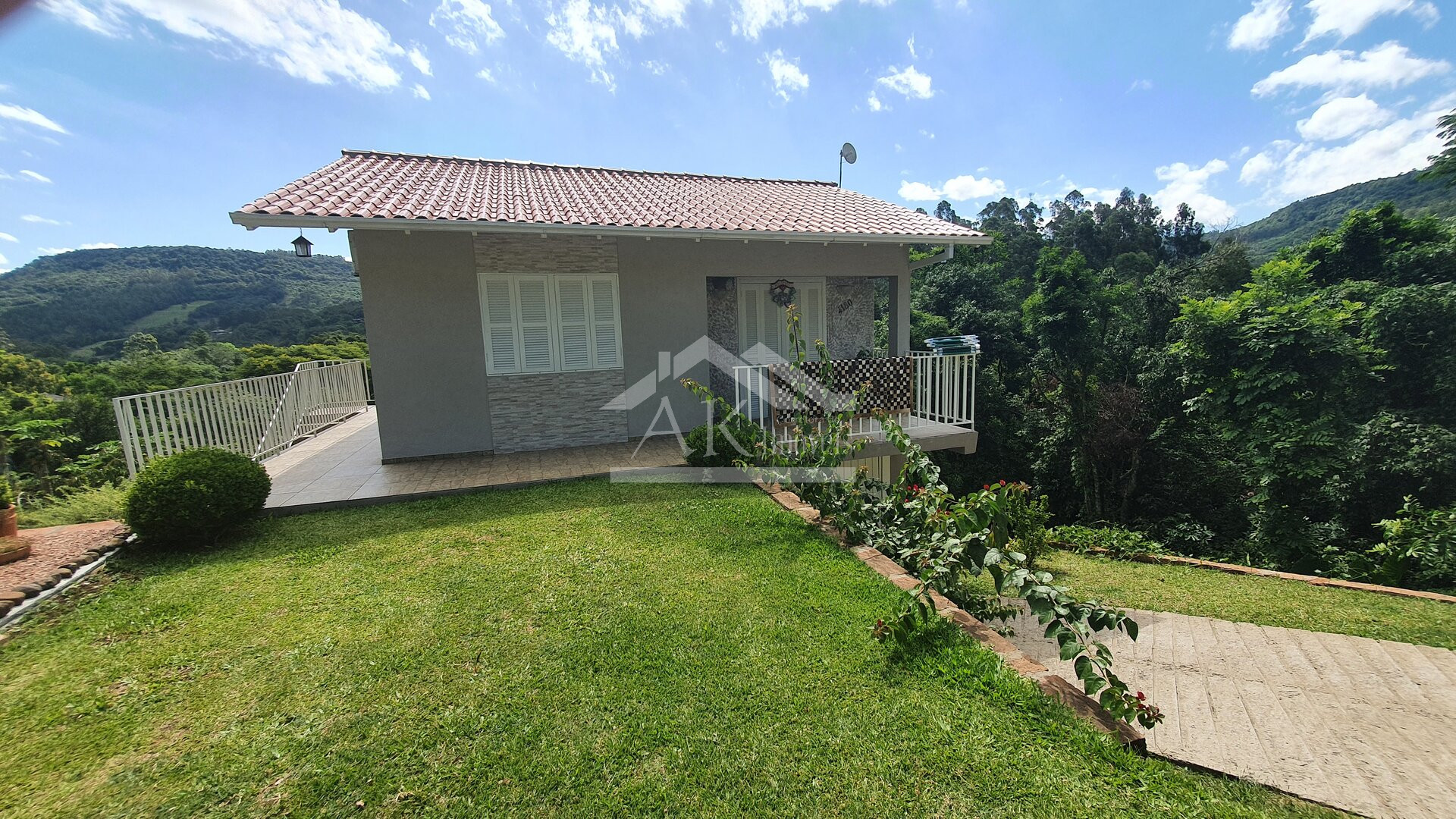 Casa com amplo terreno e 3 quartos à venda em Picada Café na Serra Gaúcha