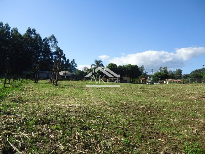 Sítio urbano com fundos ao rio à venda em Picada Café na Serra Gaúcha