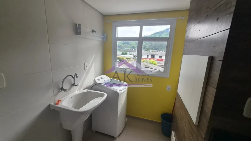 Apartamento semimobiliado, com 2 quartos para locação, no Centro de Picada Café na Serra Gaúcha