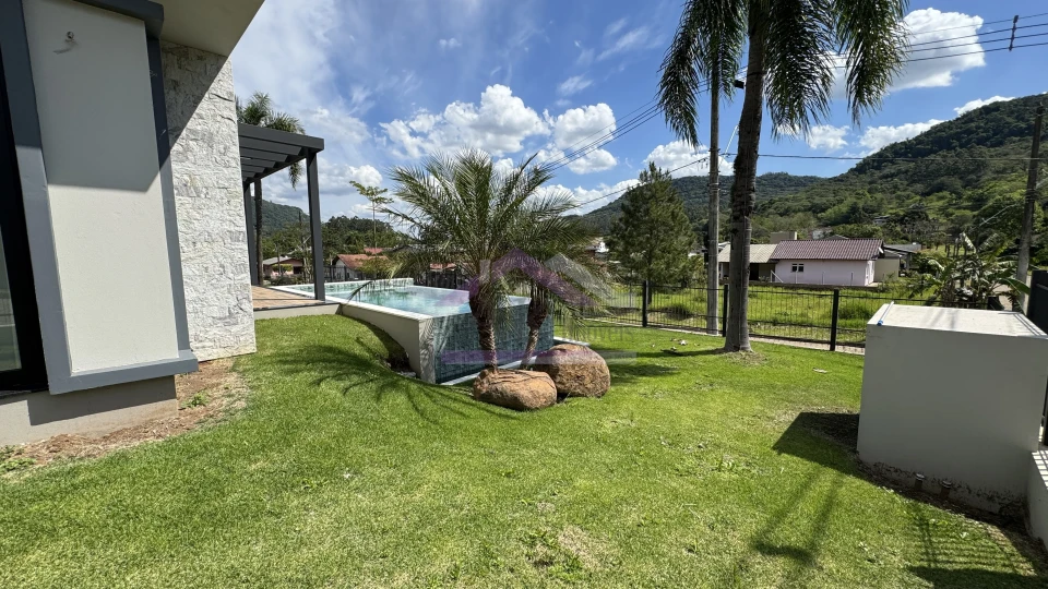 Imagens do imóveis Casa de alto padrão à venda em Picada Café na Serra Gaúcha