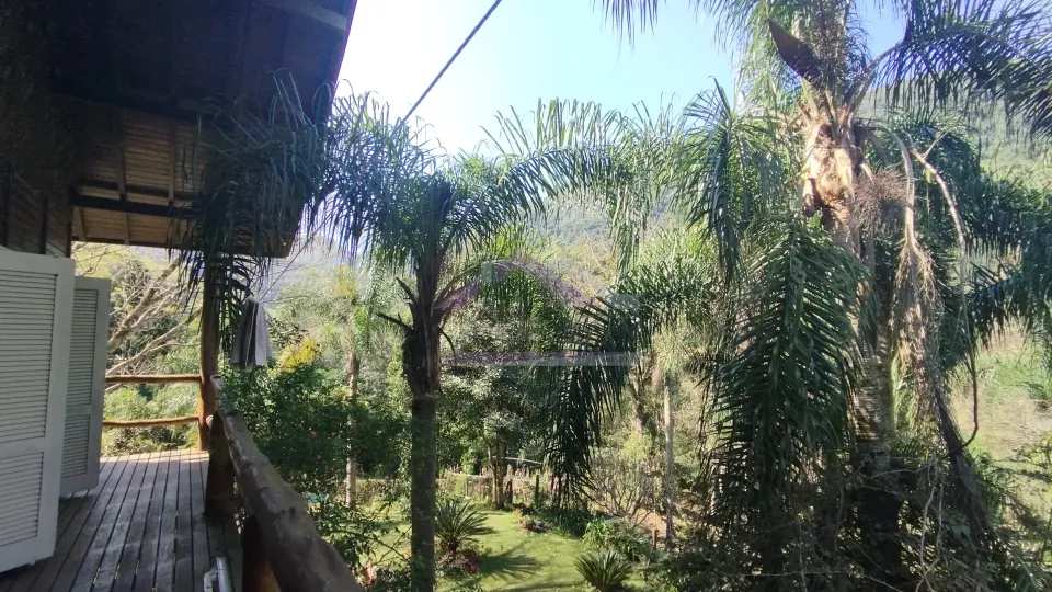 Sítio com riacho e casa enxaimel à venda em Picada Café na Serra Gaúcha