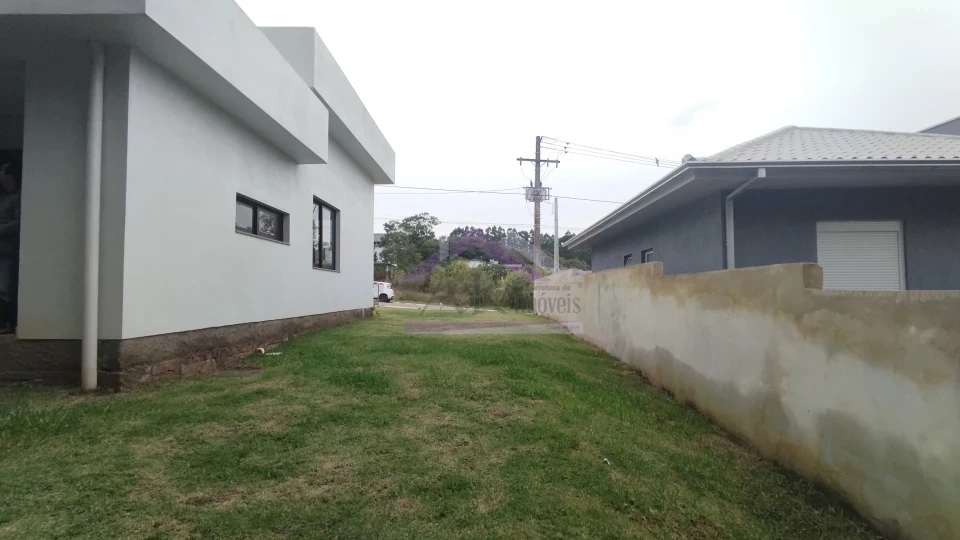 Excelente  casa a venda no centro de presidente Lucena.