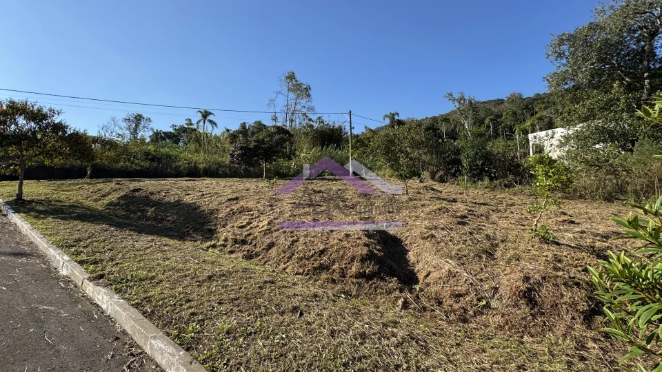 Imagens do imóveis Terreno de esquina à venda no centro de Picada Café na Serra Gaúcha