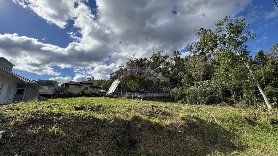 Imagens do imóveis Amplo terreno com linda paisagem à venda em Picada Café na Serra Gaúcha