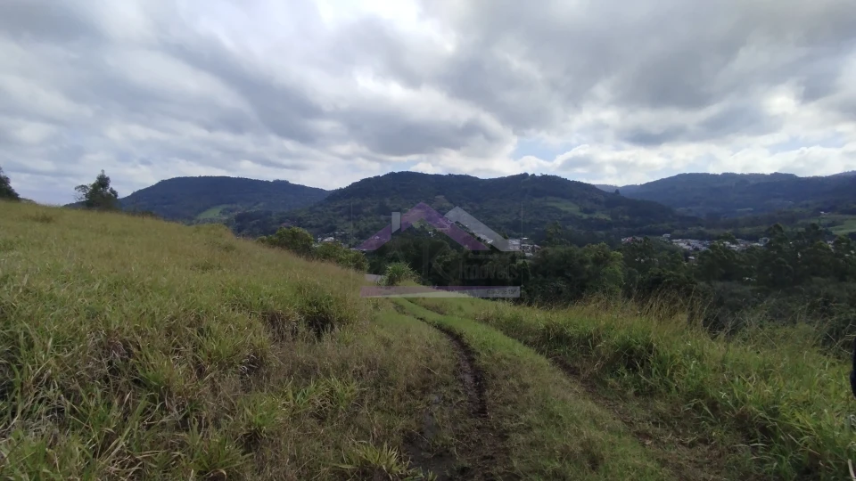 Imagens do imóveis Área de terra com vista panorâmica à venda próxima ao centro de Picada Café na Serra Gaúcha