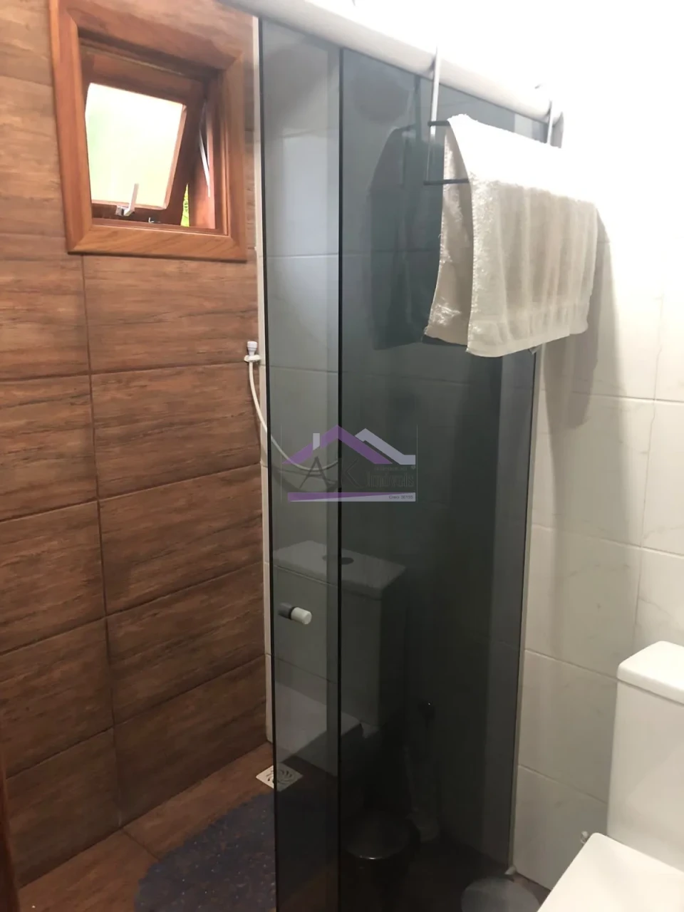 Imagens do imóveis Excelente sítio com casa enxaimel e açude à venda em Picada Café na Serra Gaúcha