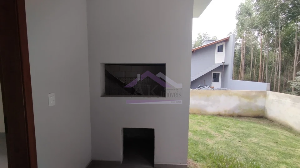 Excelente  casa a venda no centro de presidente Lucena.