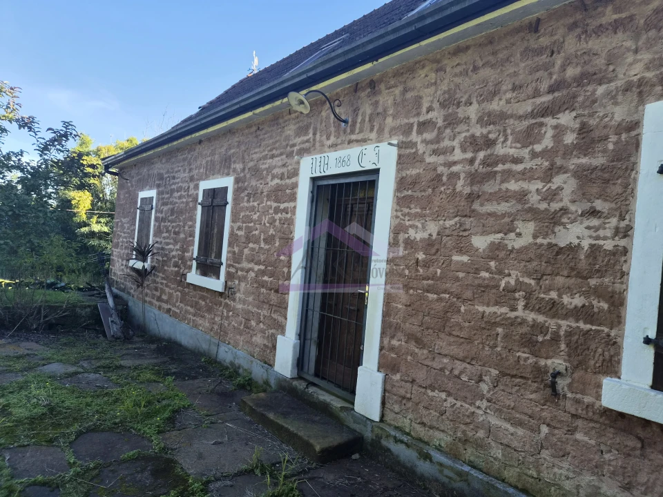 Imagens do imóveis Sítio com casa centenária e riacho a venda em Linha Nova na Serra Gaúcha