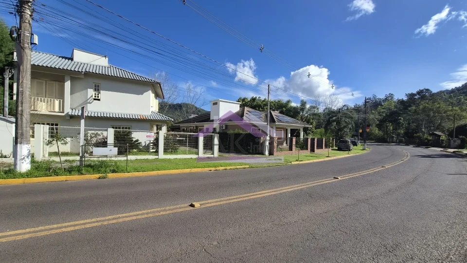 Sobrado com dois quartos para locação, localizado no Bairro Joaneta, na cidade de Picada Café (Cópia)