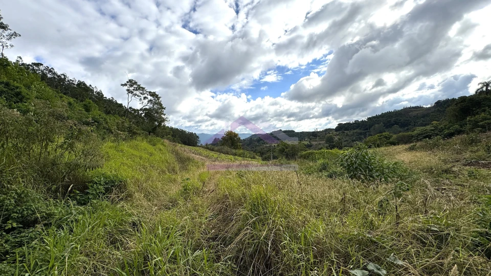 Área de terra com vista e vertente à venda em Morro Reuter-RS