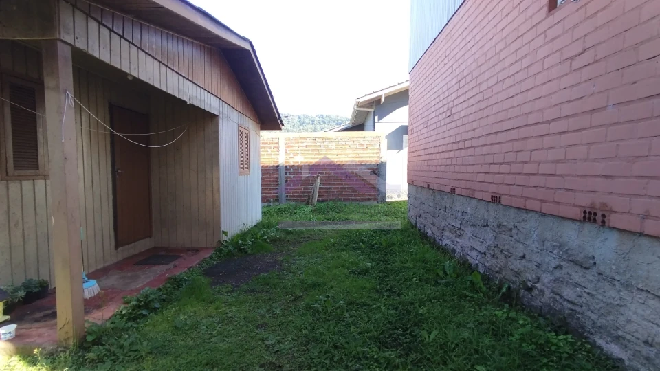 Imagens do imóveis Duas casas em mesmo terreno à venda em excelente bairro na cidade de Picada Café na Serra Gaúcha