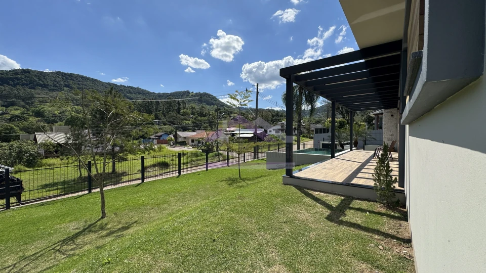 Imagens do imóveis Casa de alto padrão à venda em Picada Café na Serra Gaúcha