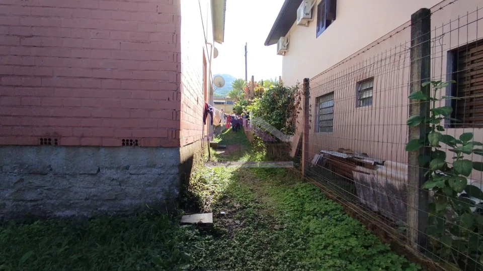 Imagens do imóveis Duas casas em mesmo terreno à venda em excelente bairro na cidade de Picada Café na Serra Gaúcha