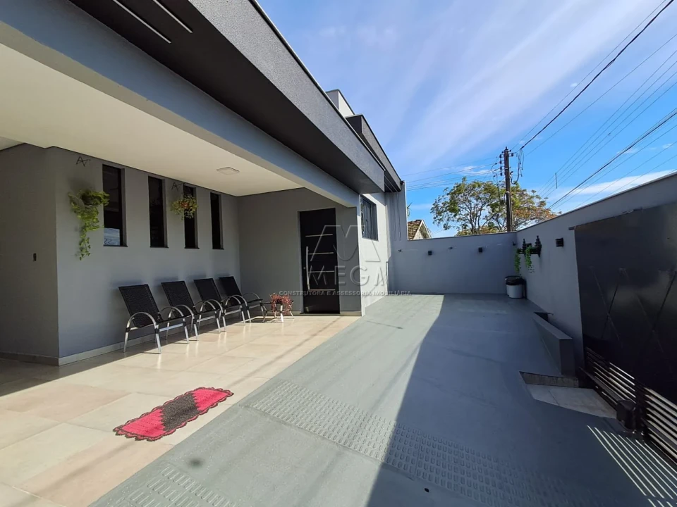 CASA A VENDA NO CENTRO DE IBIPORÃ