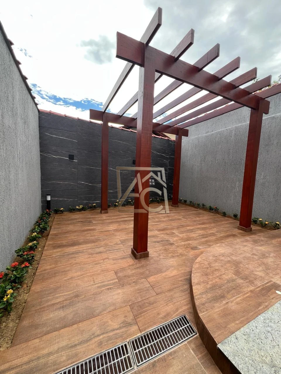 Imagens do imóveis casa com piscina – lado praia – 5 vagas