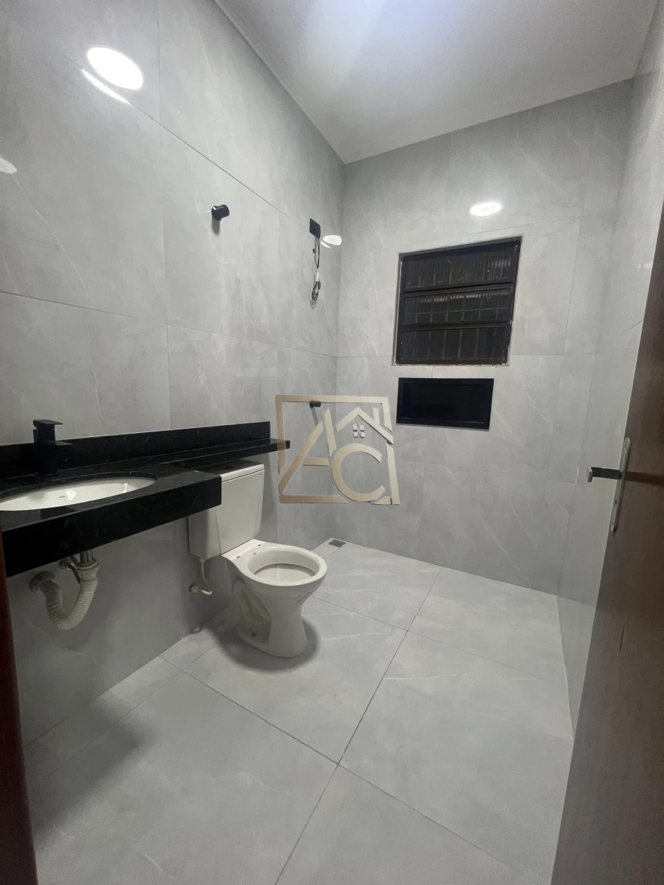 Imagens do imóveis casa com piscina – lado praia – 5 vagas