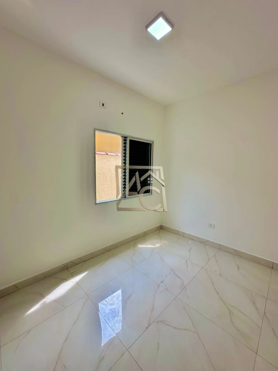Imagens do imóveis Casa à Venda no Caiçara – Praia Grande/SP | 2 Dormitórios | Piscina | 2 Vagas