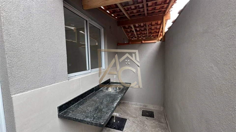 Imagens do imóveis sobrado novo – 2 dorms – perto da praia