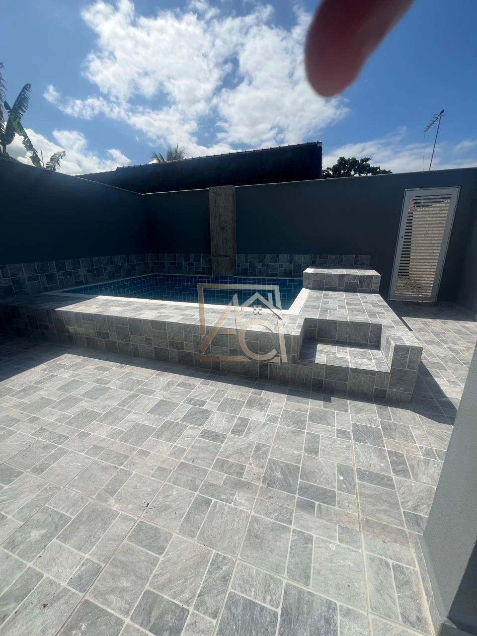 Imagens do imóveis sobrado com piscina – lado praia – itanhaém