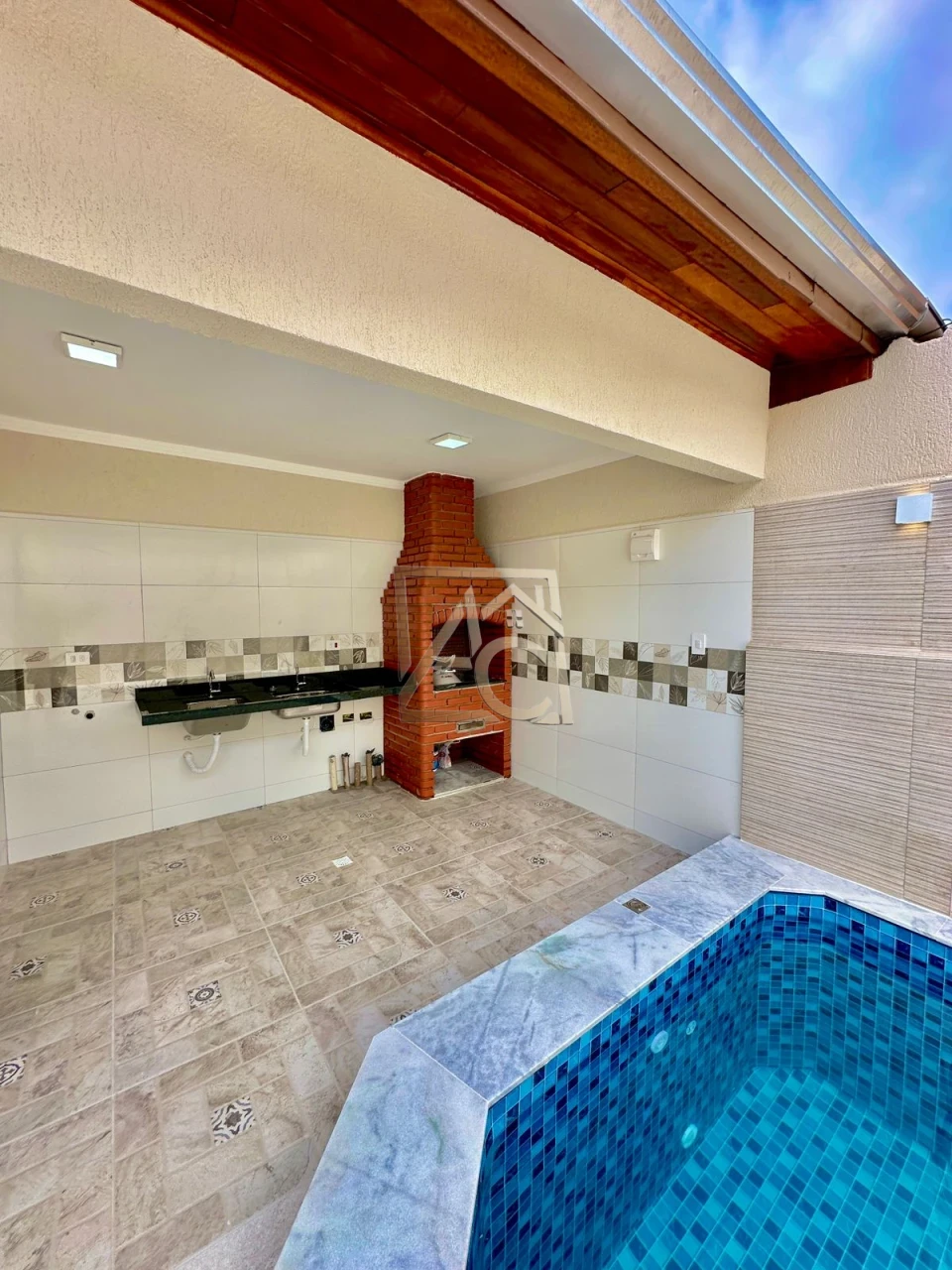 Imagens do imóveis Casa à Venda no Caiçara – Praia Grande/SP | 2 Dormitórios | Piscina | 2 Vagas