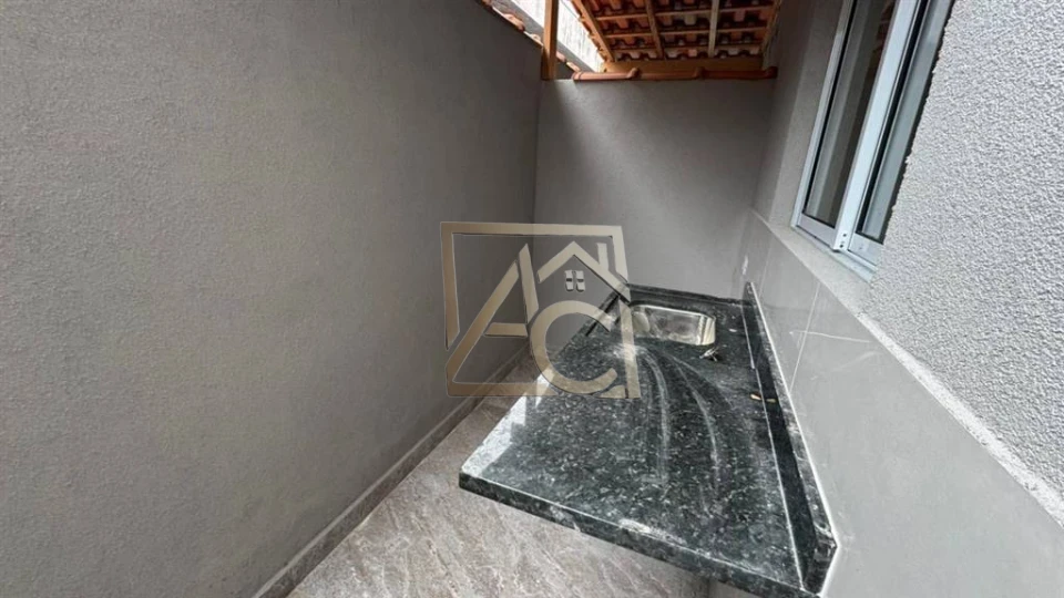Imagens do imóveis sobrado novo – 2 dorms – perto da praia