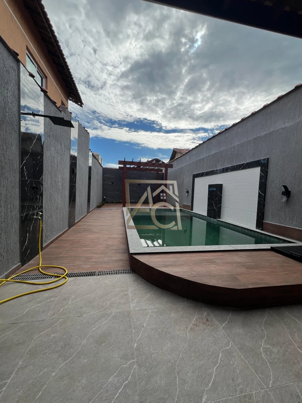 Imagens do imóveis casa com piscina – lado praia – 5 vagas