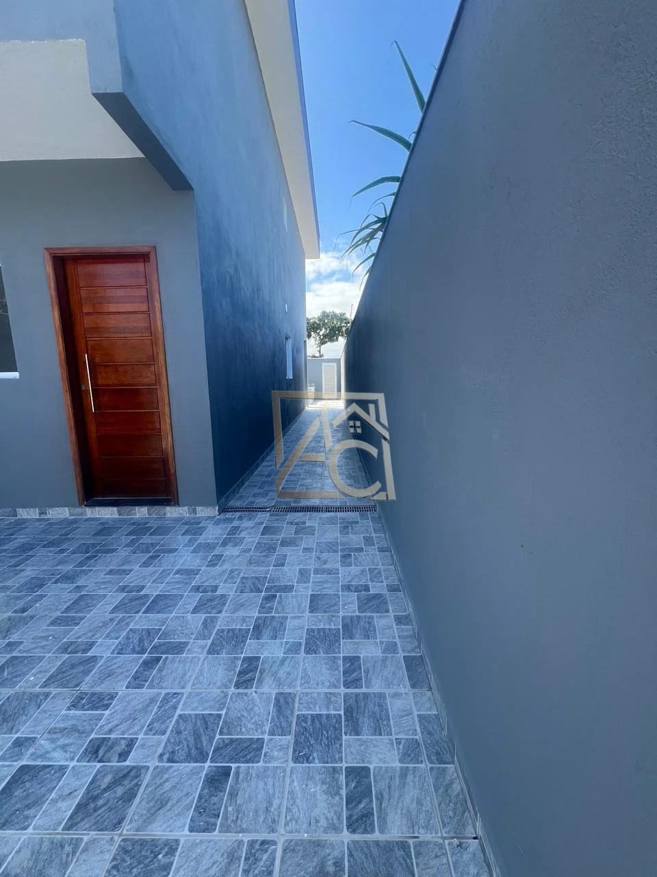 Imagens do imóveis sobrado com piscina – lado praia – itanhaém