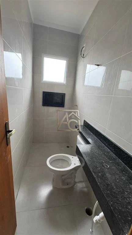 Imagens do imóveis sobrado novo – 2 dorms – perto da praia