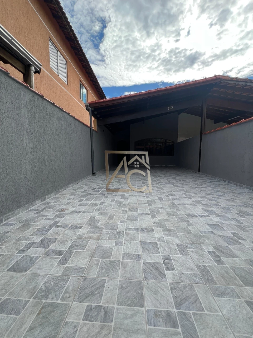 Imagens do imóveis casa com piscina – lado praia – 5 vagas