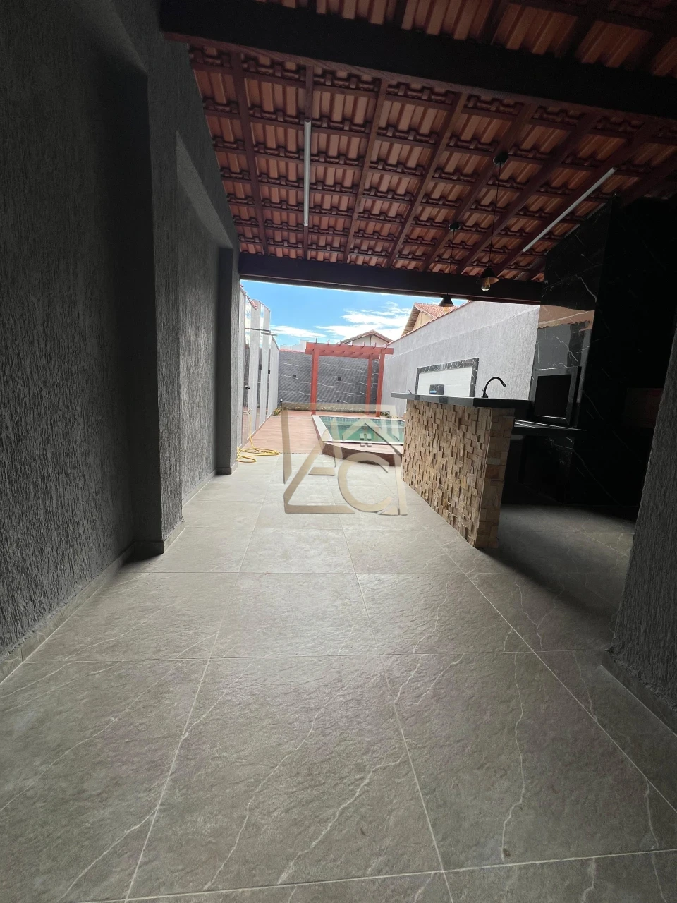 Imagens do imóveis casa com piscina – lado praia – 5 vagas